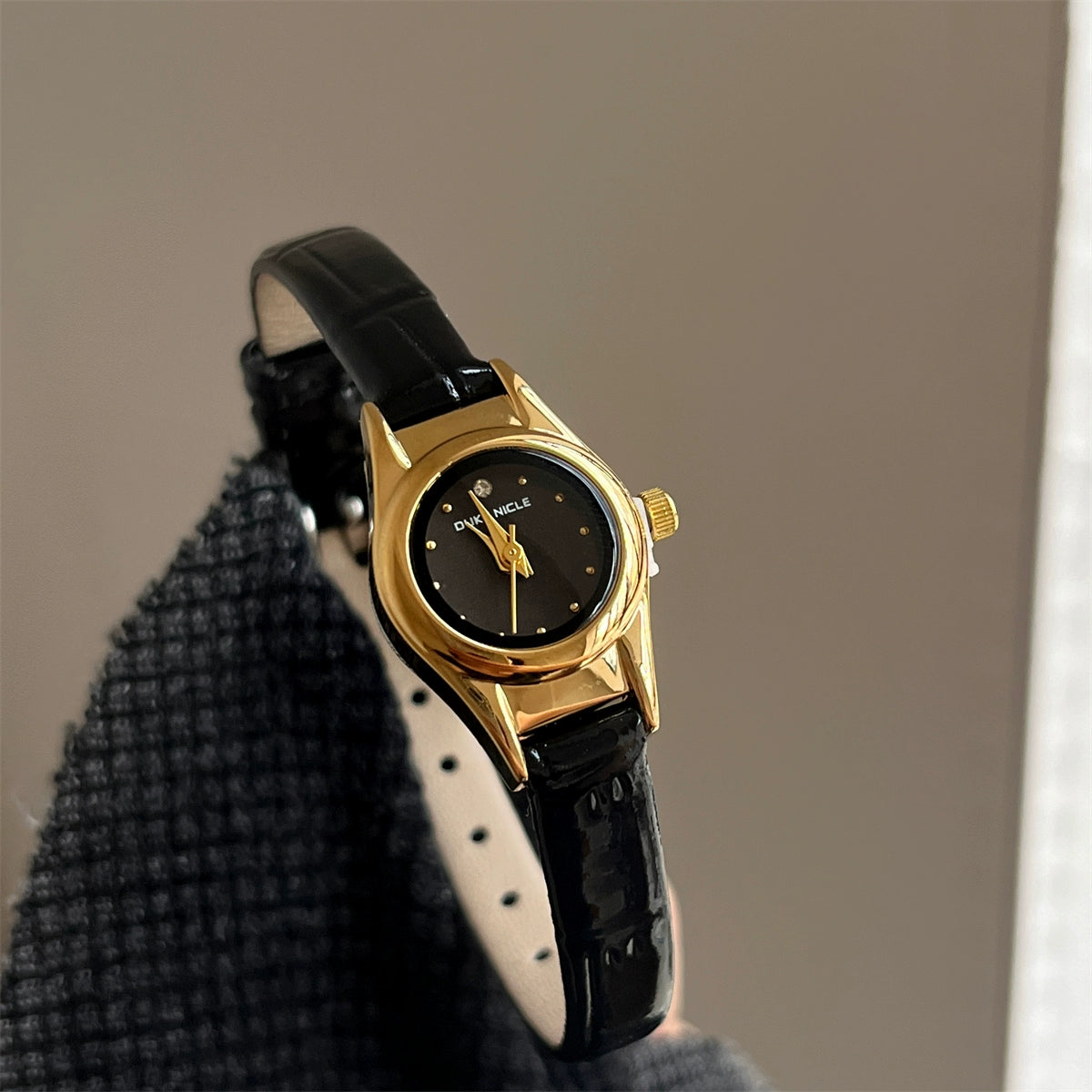 Averie Retro Mini Watch - Black Strap Gold Frame Black Dial [SPRHDN0Y]