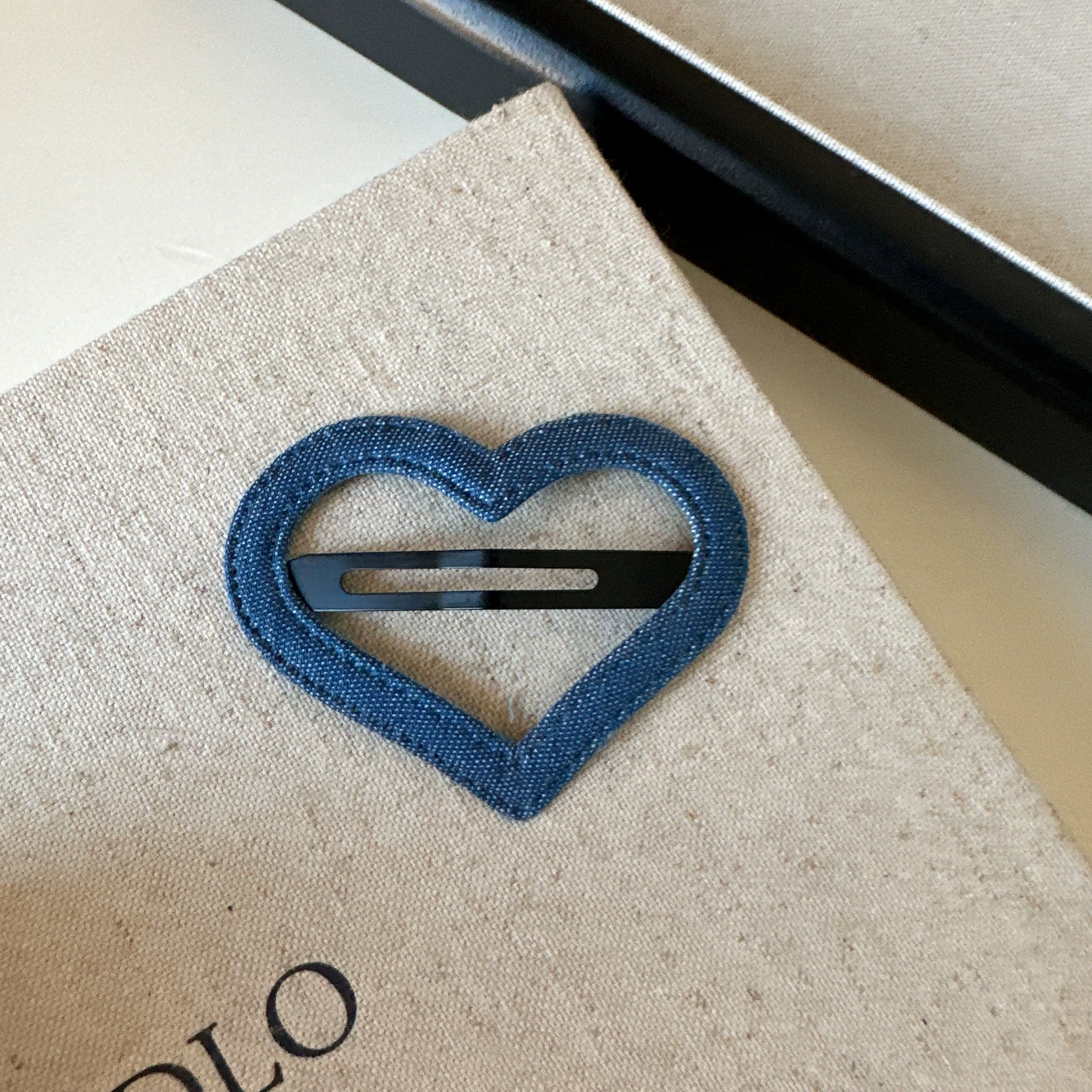 Ruqayyah Denim Shaped Hair Clips - Dark Wash Heart (Single) [Y9QSZ0BU]