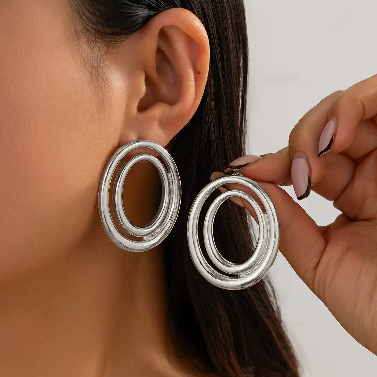 Avelina Twisted Shell Earrings - 01 Silver [TE5PFB2P]