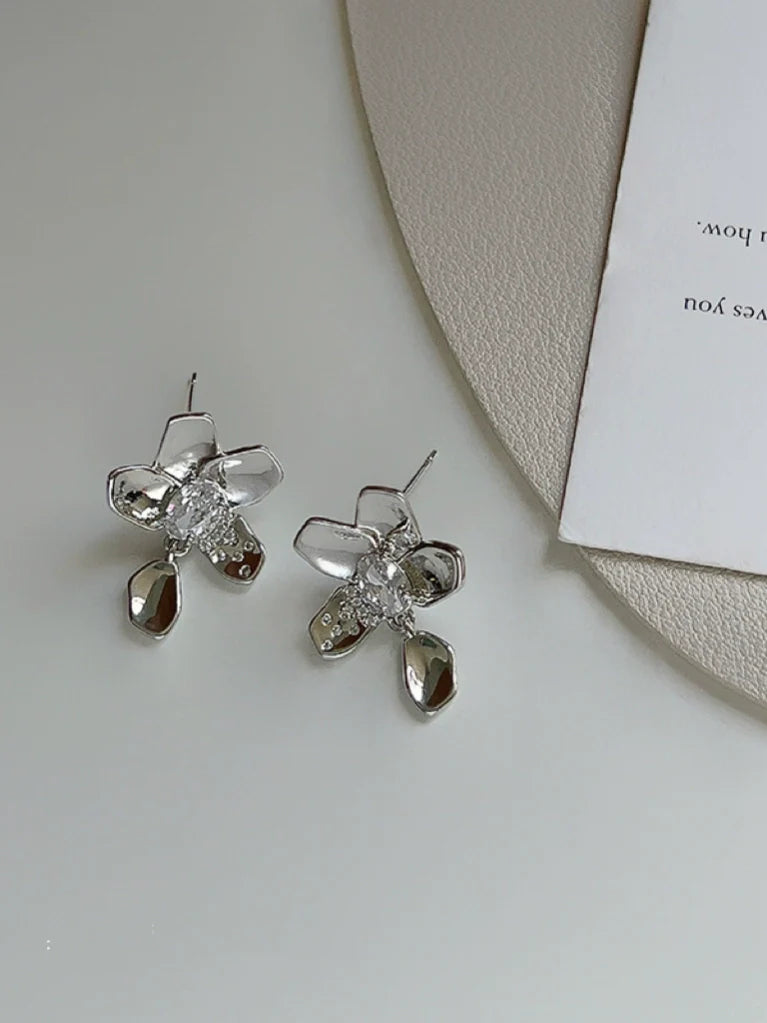 Elizabella Shimmer Petal Stud Earrings - S925 Silver Post
