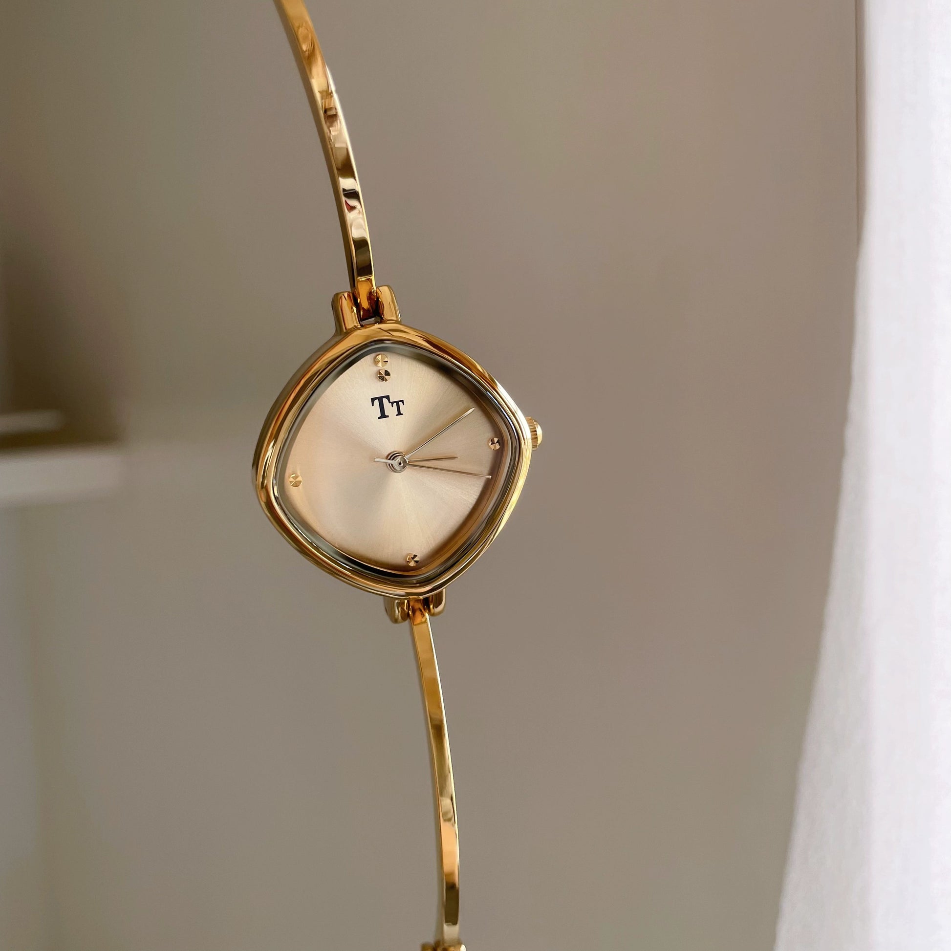 Daniela Elegant Bracelet Watch - Golden Gold Face [5B32595G]