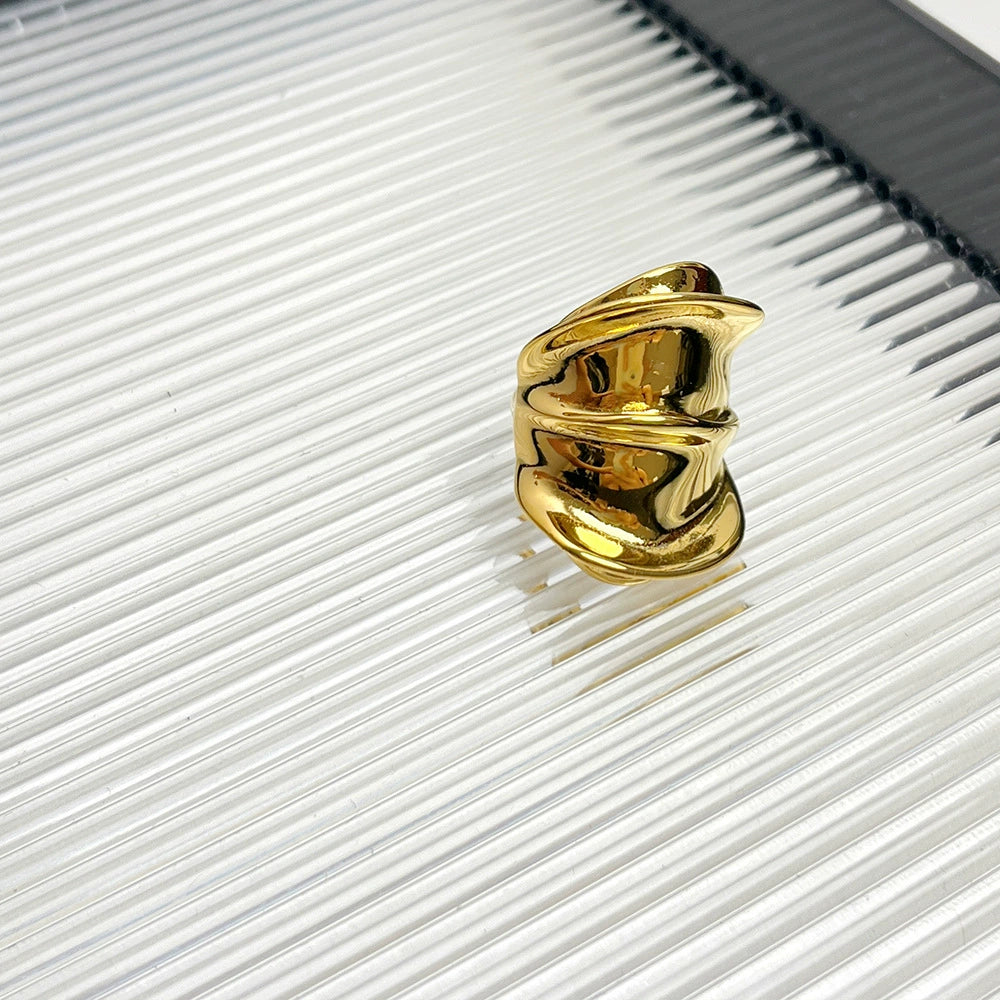 Eternity Glossy Pleated Ring - Gold Tone [K3GWQE65]