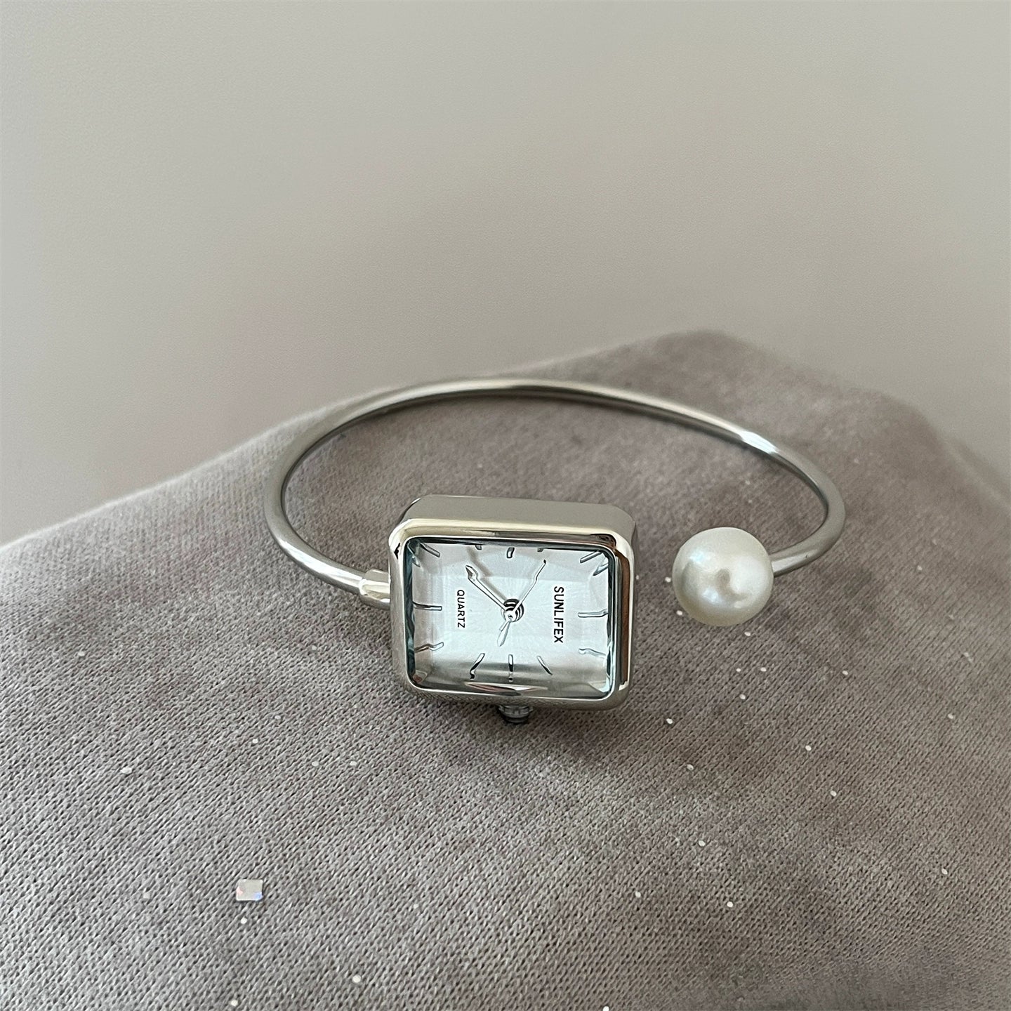 Livvy Pearl Bracelet Watch - Silver Band White Face (Square Stick Markers) [ARZT891R]