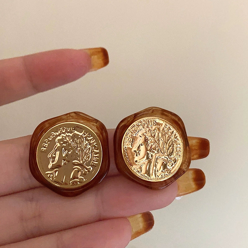 Joleen Asymmetric Sculptural Studs - Coffee [RITV3ILP]