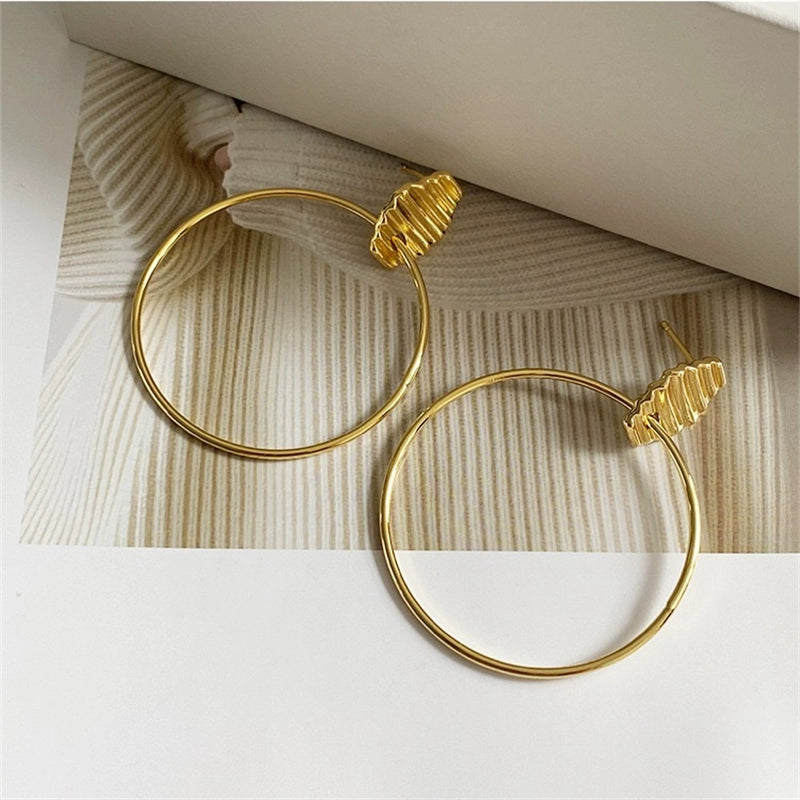 Leya Sculptural Hoop Earrings - Gold [9RNFBON7]