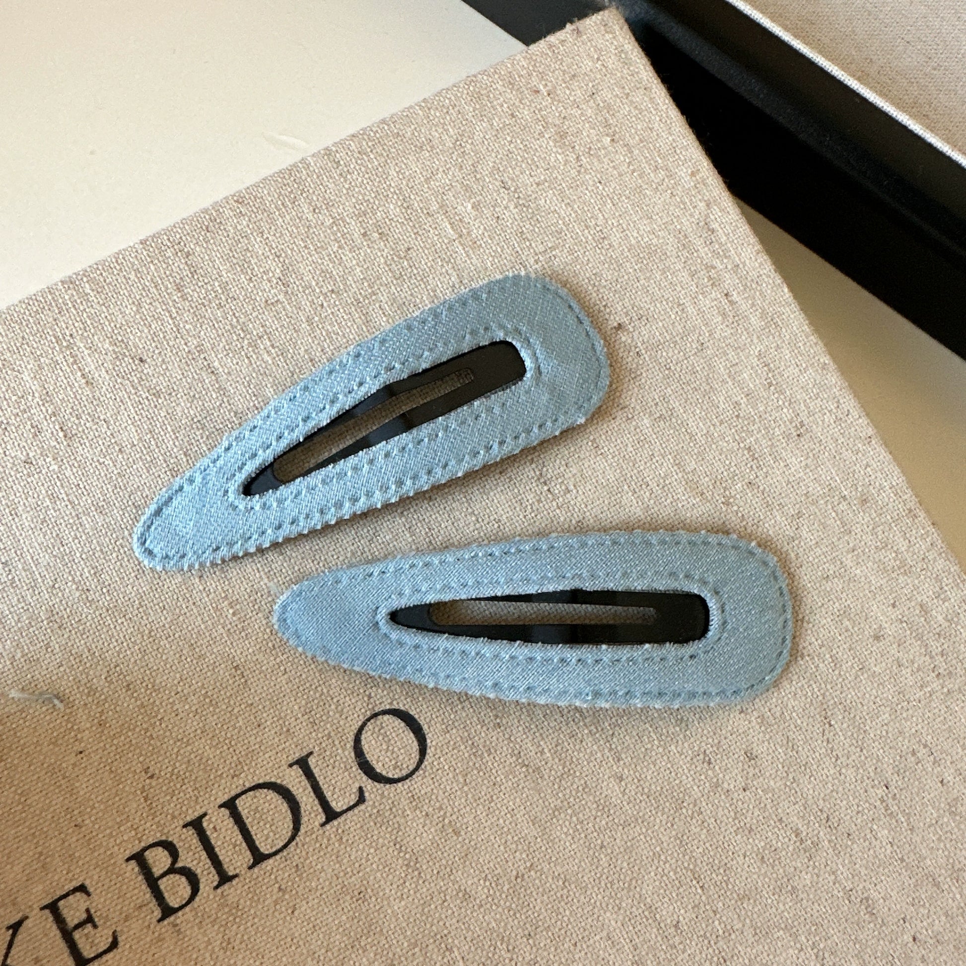 Ruqayyah Denim Shaped Hair Clips - Light Wash Teardrop (Pair) [H067T9Y9]