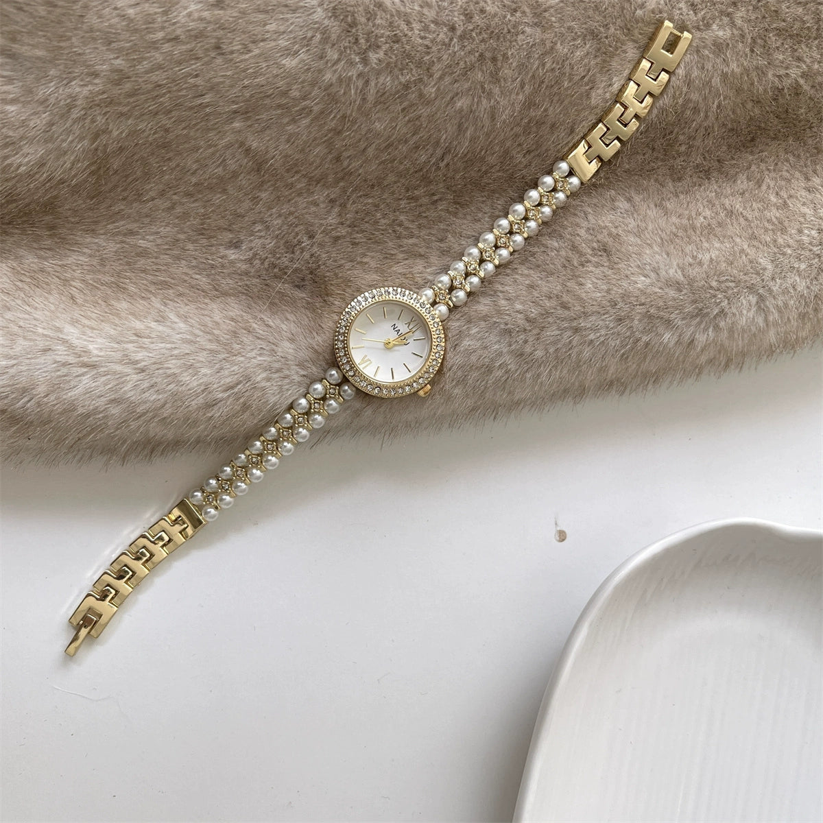 Beckett Starry Pearl Watch - Gold Band White Dial [Y7DXBHL0]