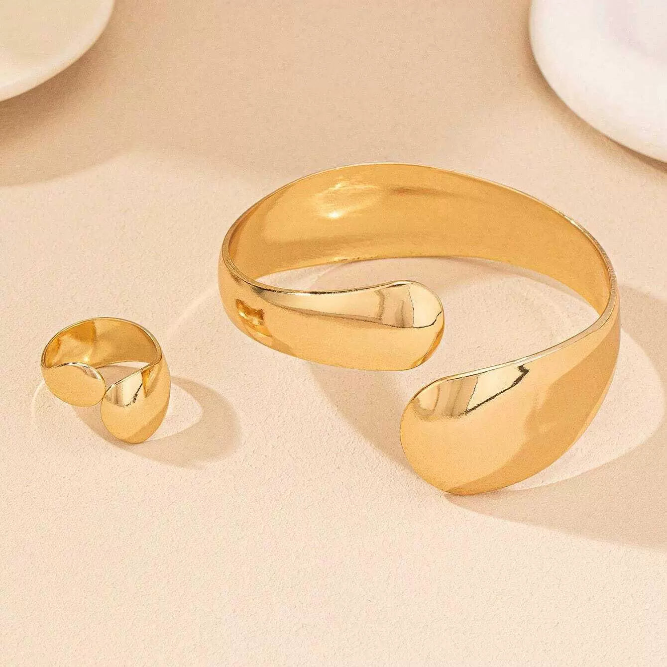 Nathalie Geometric Open Jewelry Set - Gold