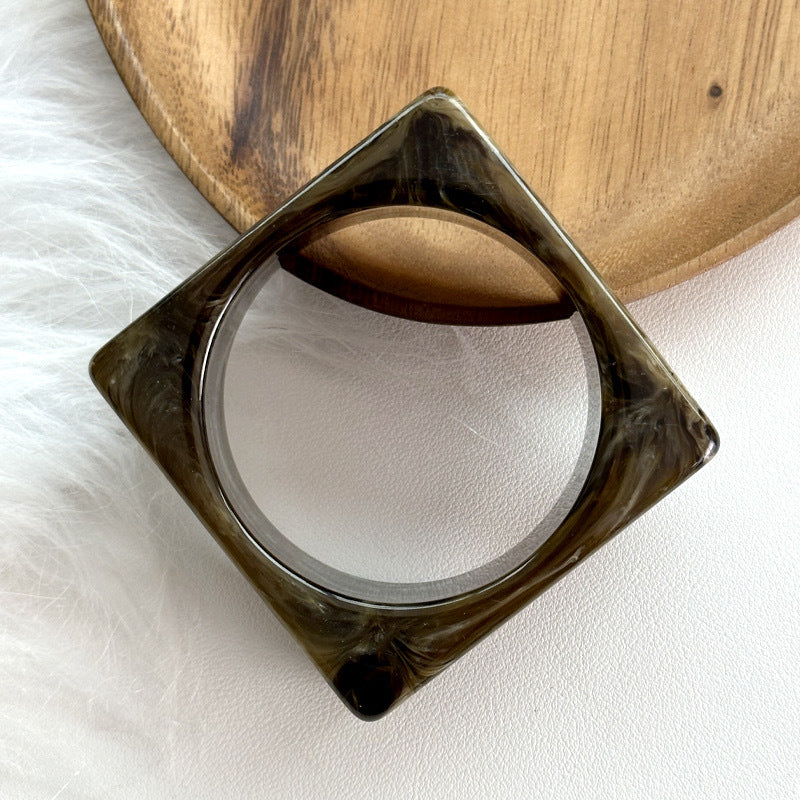 Sabiha Bold Resin Bracelet - Coffee [NXBXHDR3]