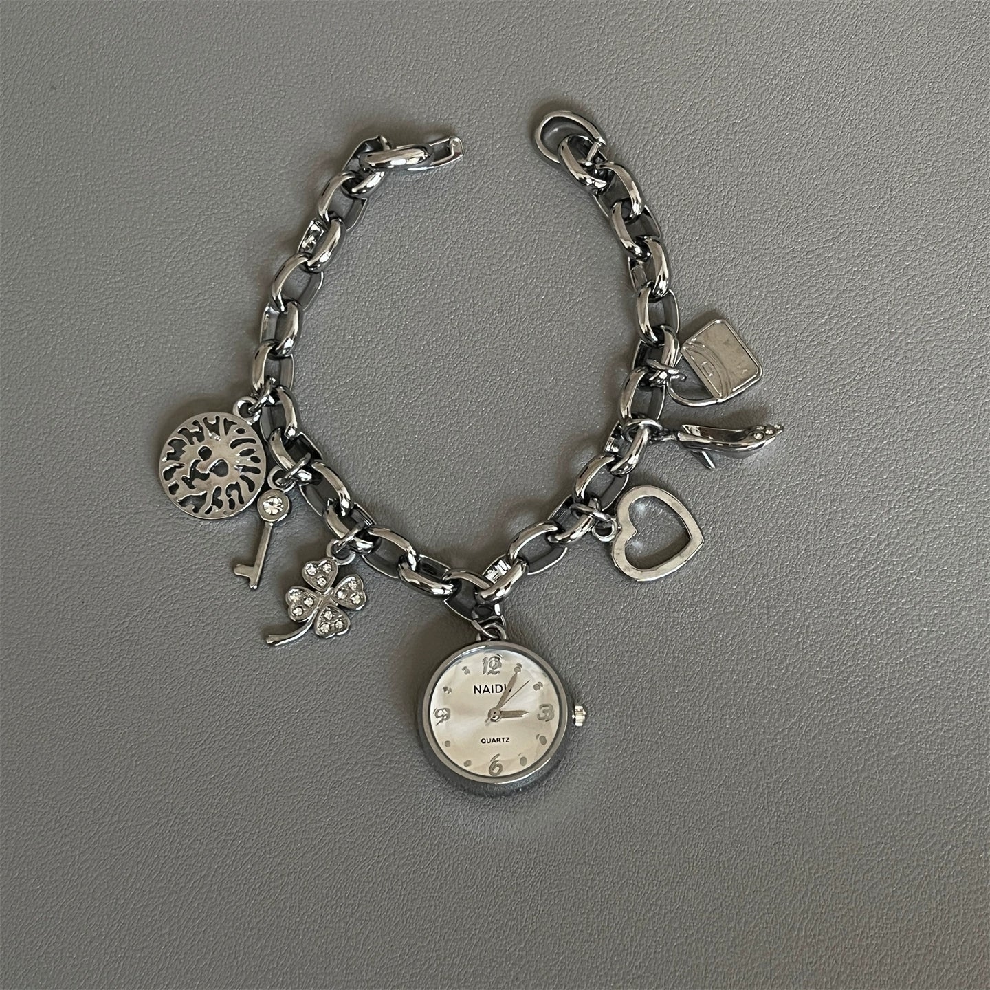 Tesla Retro Heart Pendant Watch - Silver Strap White Dial [EUHDZCHK]
