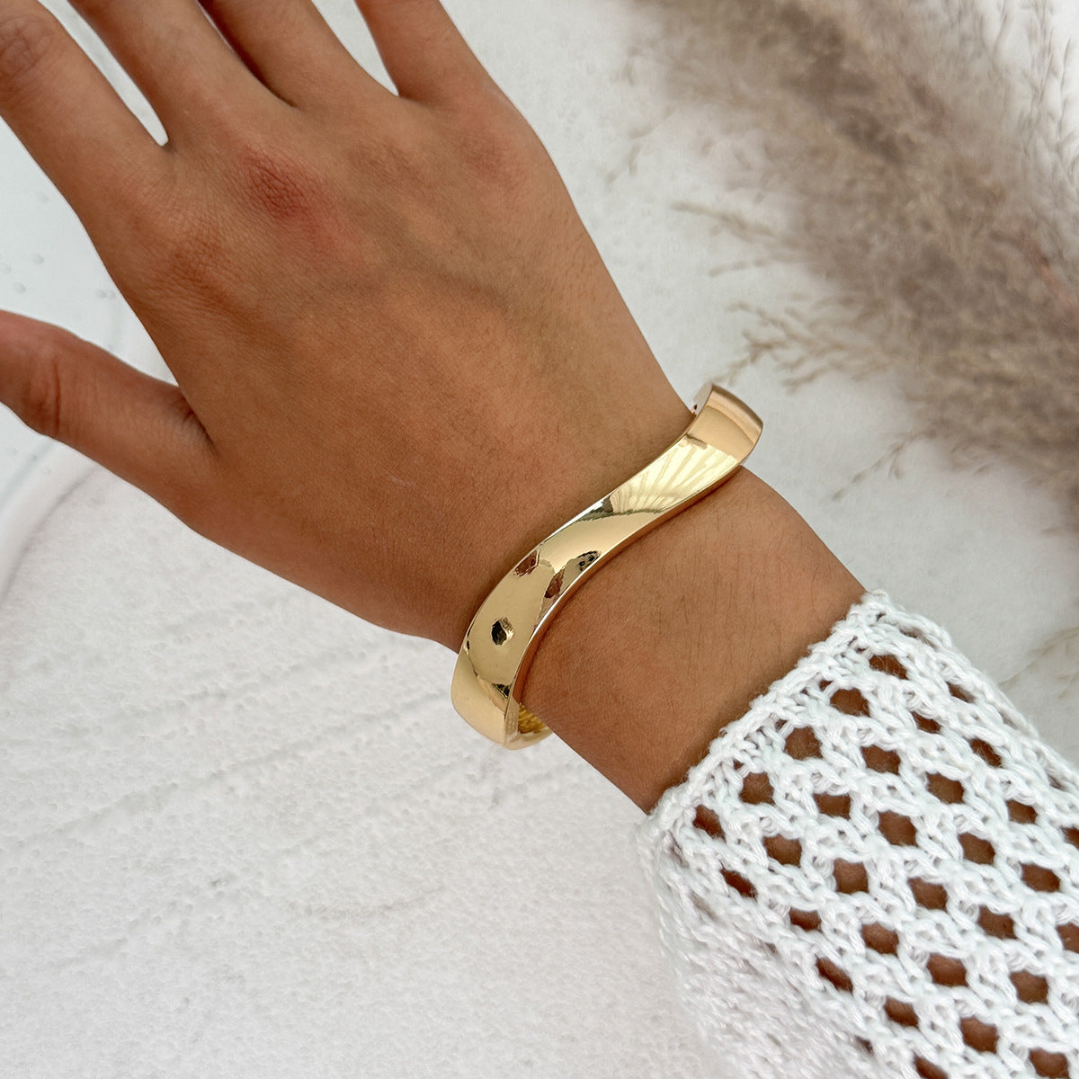 Arianne Sculpted Cuff Bracelet - Style 1 - Gold [PHXVFPYQ]