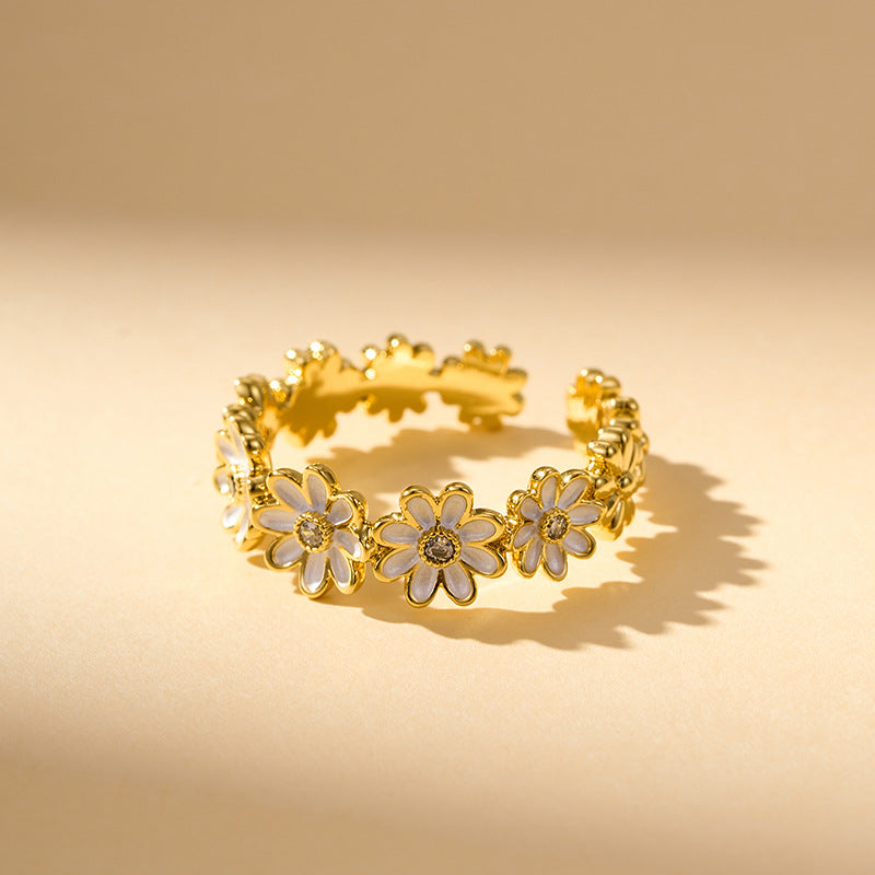 Marci Daisy Blossom Open Ring [V0D5ITK1]