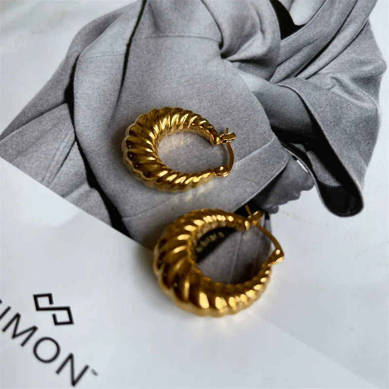 Kaylyn Croissant Hoop Earrings - Gold