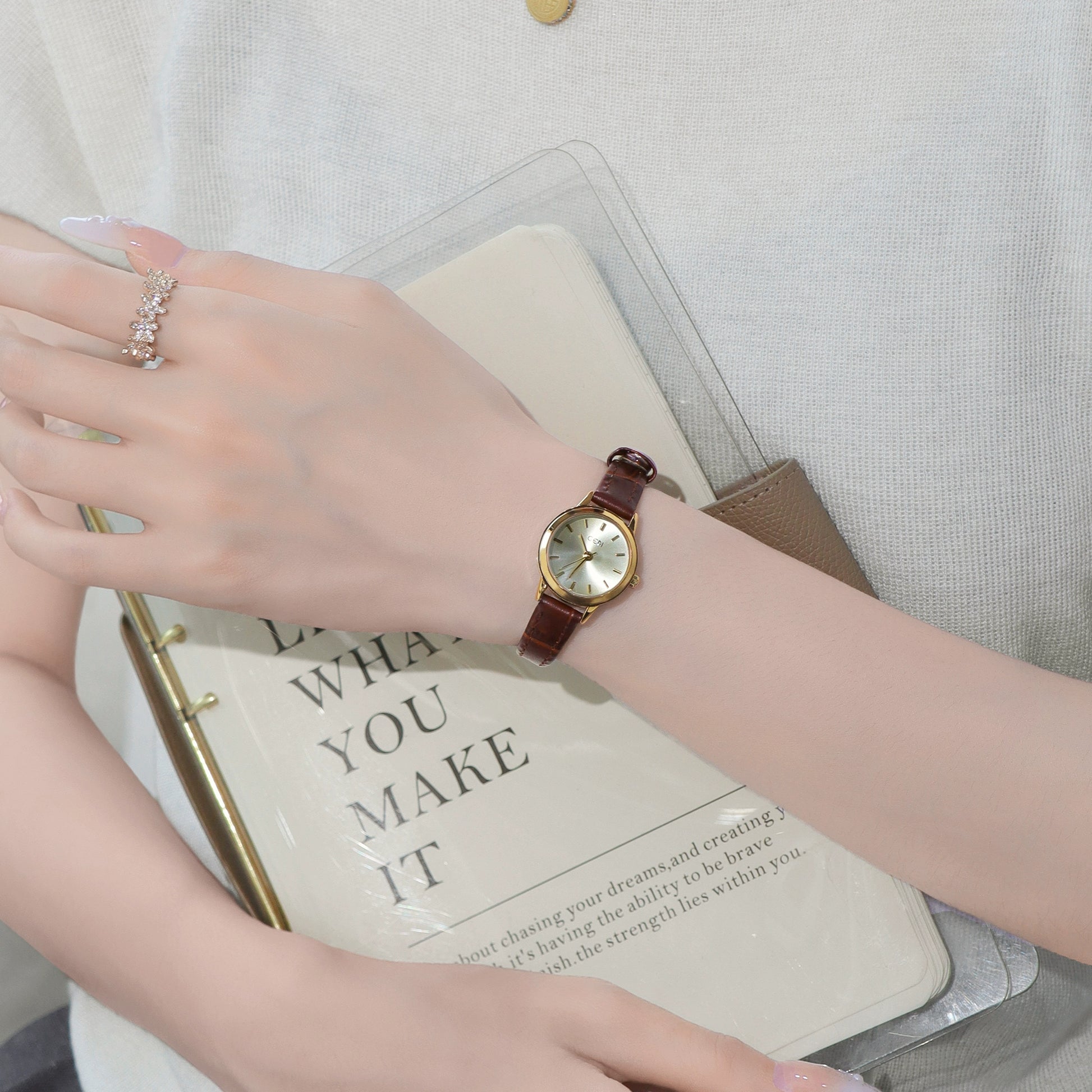 Jaleyah Petite Leather Watch - Elegant Brown White [R96X9L1O]