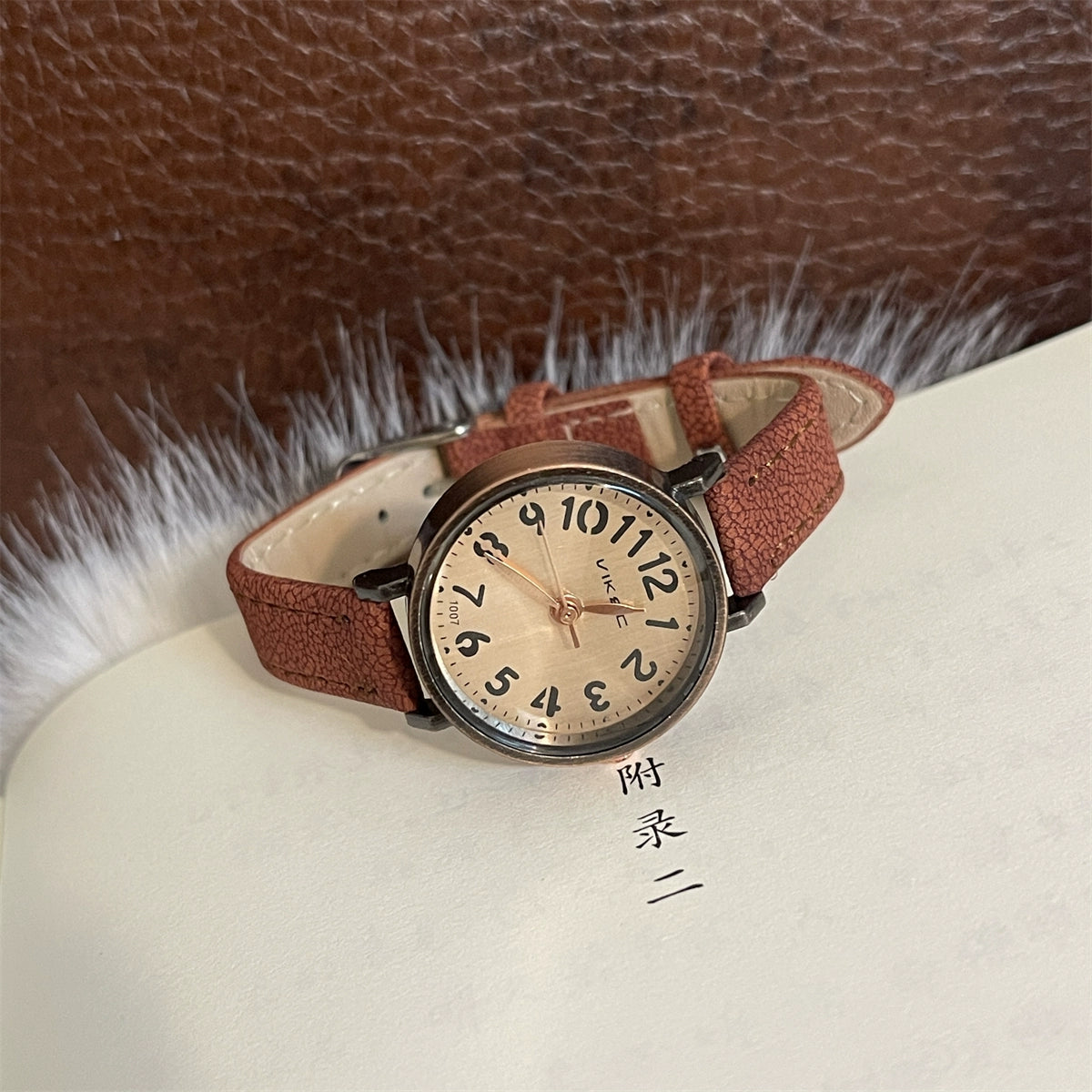 Gwendolynn Elegant Retro Watch - Brick Red [OU8LXAAO]