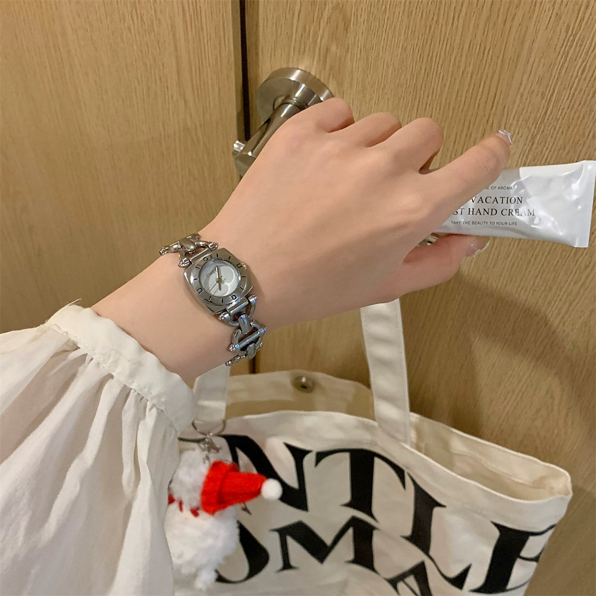 Kaleah Delicate Chain Watch - Silver with White Face [0FCPVAJ9]