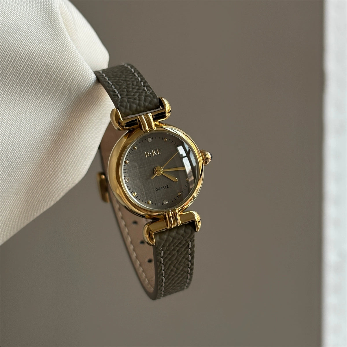 Sury Retro Oval Strap Watch - IEKE88152 Mini Clock Dial - Grey with Gold Frame [8CYKOPJO]