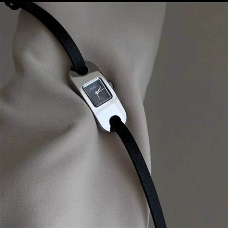 Jocelynn Luxe Leather Watch - Silver Bar Black [HZK6I2U1]