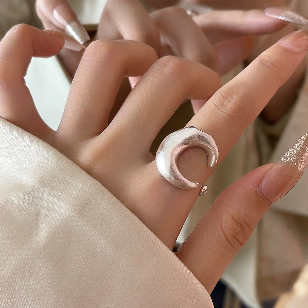 Daisey Lunar Letter Ring - Moon Frosted Ring [LKYAKY3D]
