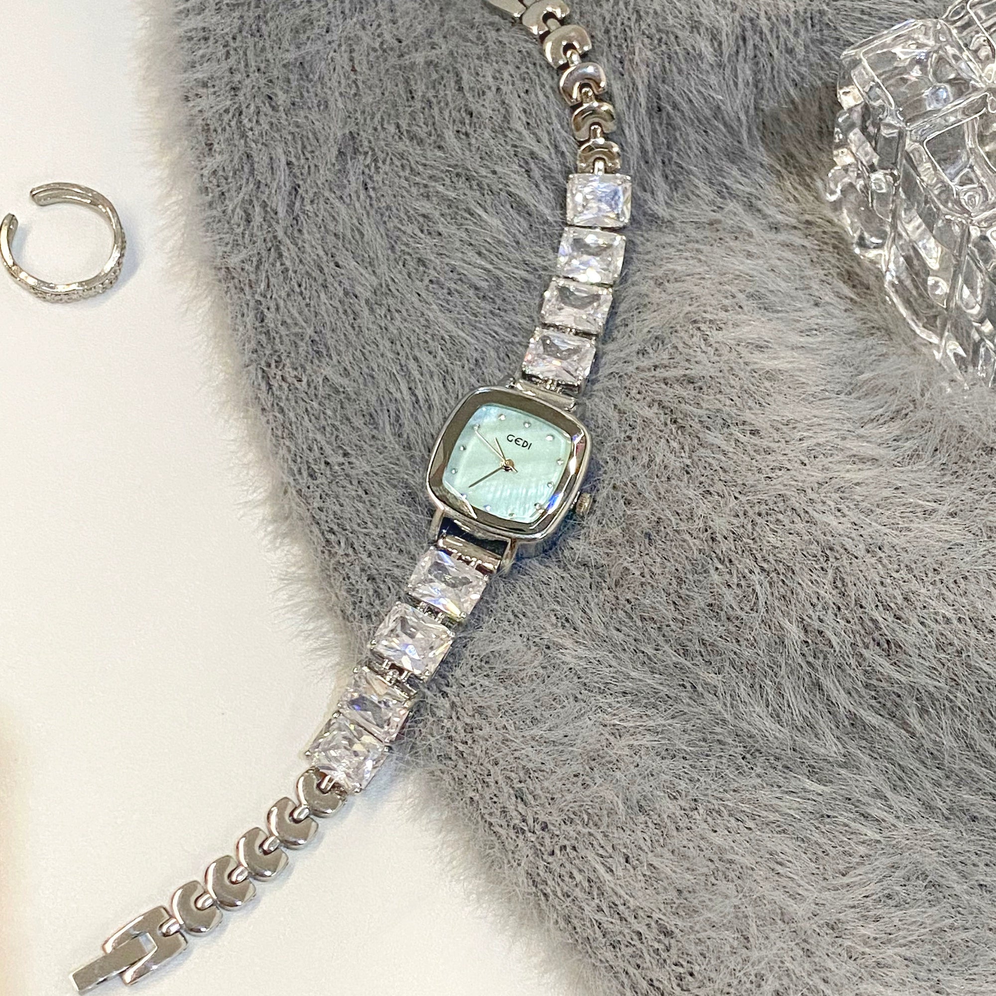 Madison Emerald Bracelet Watch - Crushed Ice Mint Green [D1WH8L0Z]