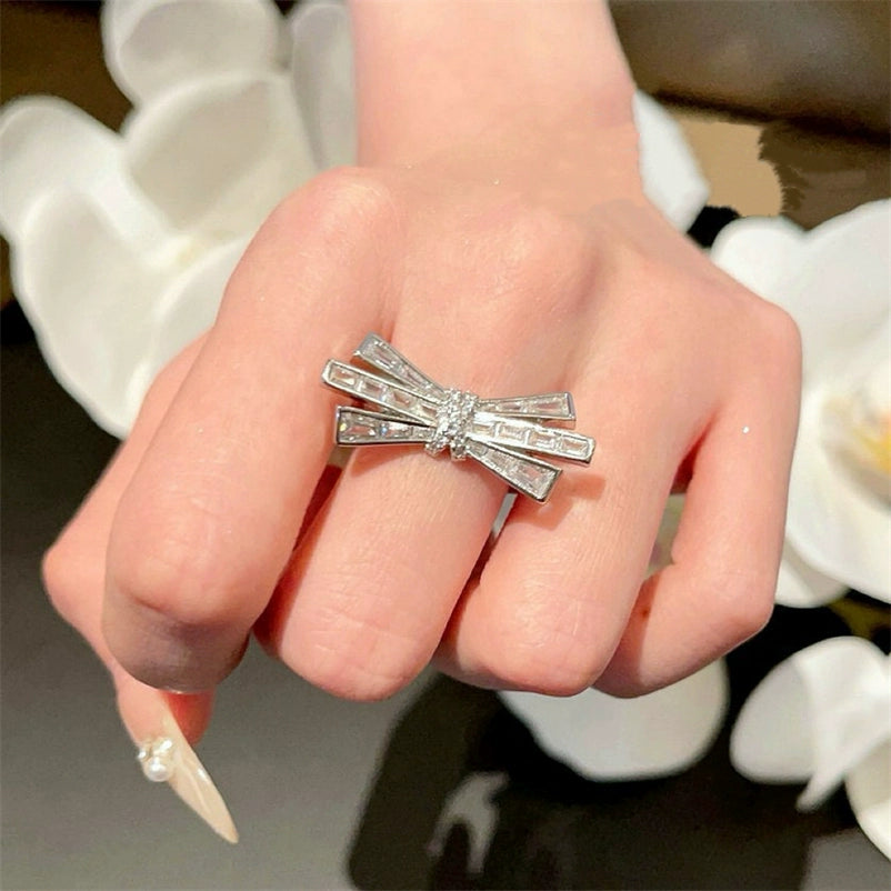 Aubryn Zircon Bow Jewelry - Ring [D88WWI3K]