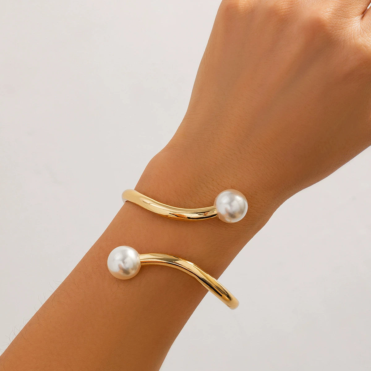 Jaleigha Asymmetrical Pearl Cuff Bracelet - Gold 2570 [81JCE0FM]
