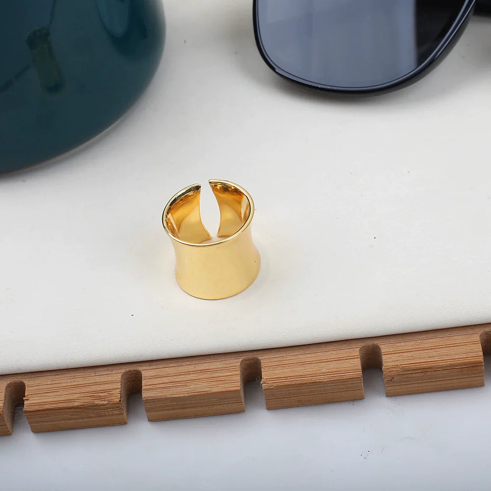 Janeth Sleek Arc Bangle - Gold Ring (Adjustable)