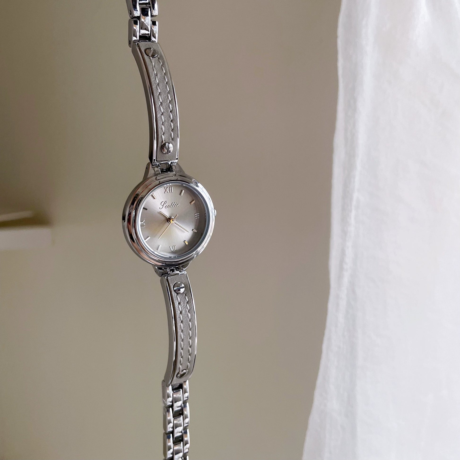 Irelynn Dainty Bracelet Watch - Greige [SLPI8KUK]