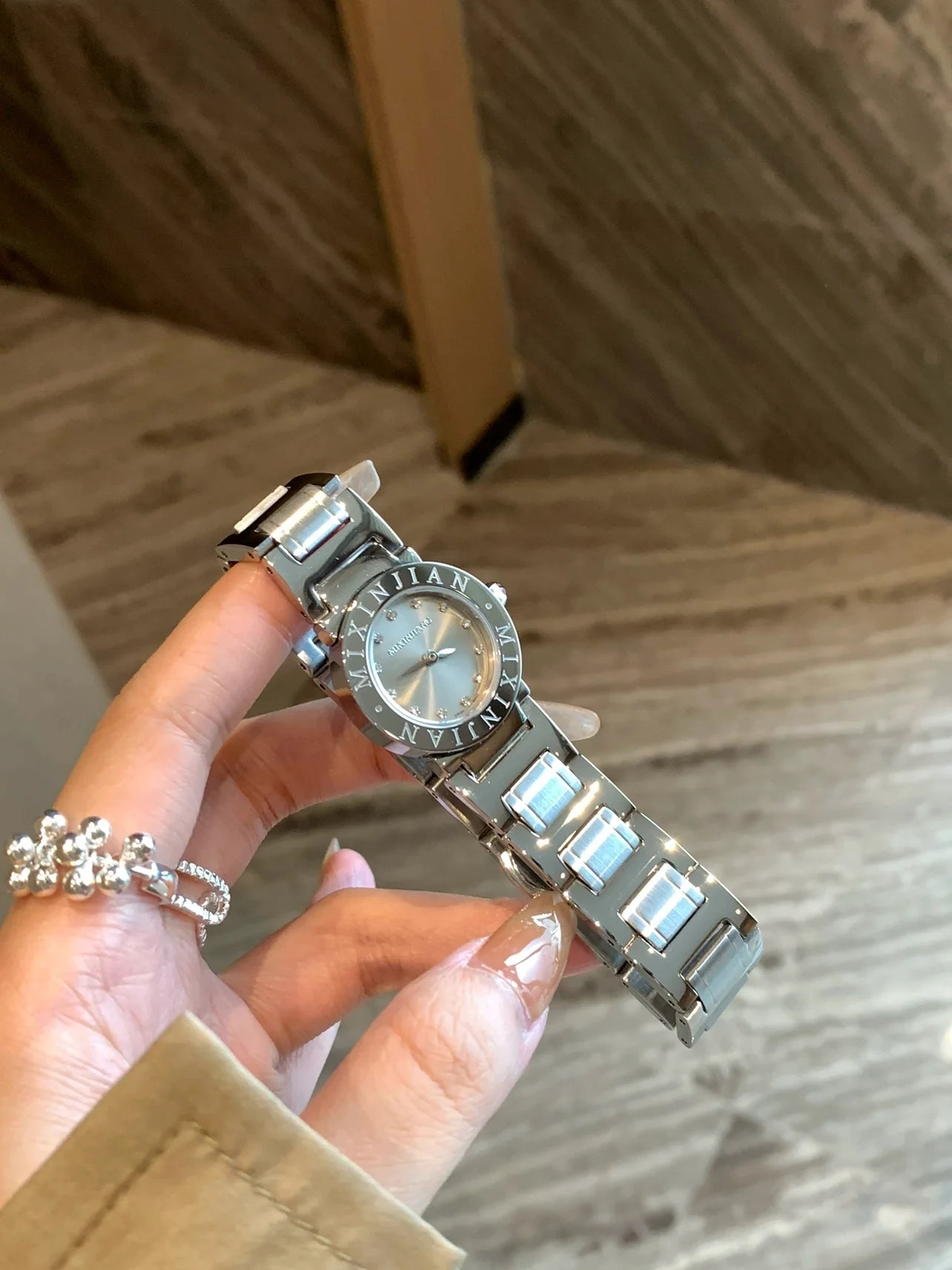 Everest Ruby Starry Watch - Ruby Silver Grey Watch