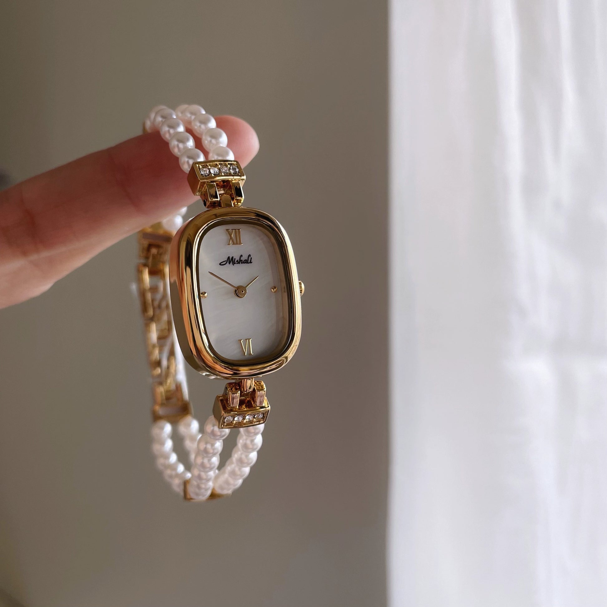 Mahayla Pearl Bracelet Watch - Gold White Face [W7TMOAT4]