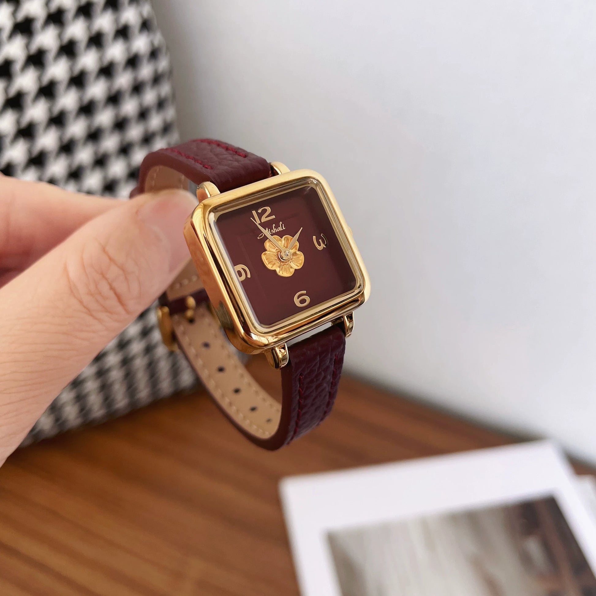 Jenna Vintage Quartz Watch - Camellia