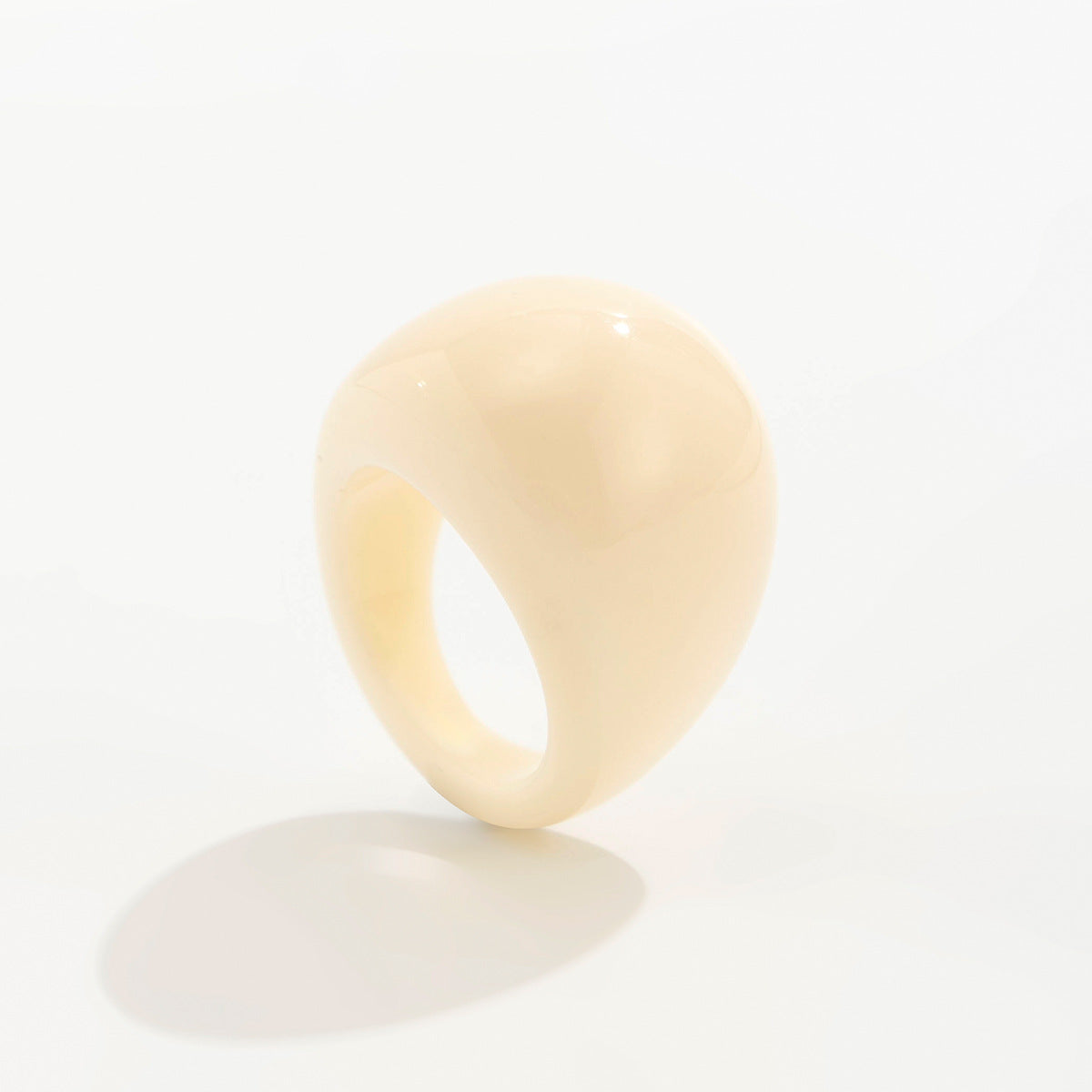 Shiloh Chunky Resin Ring - Off-white [I2WUCPS1]