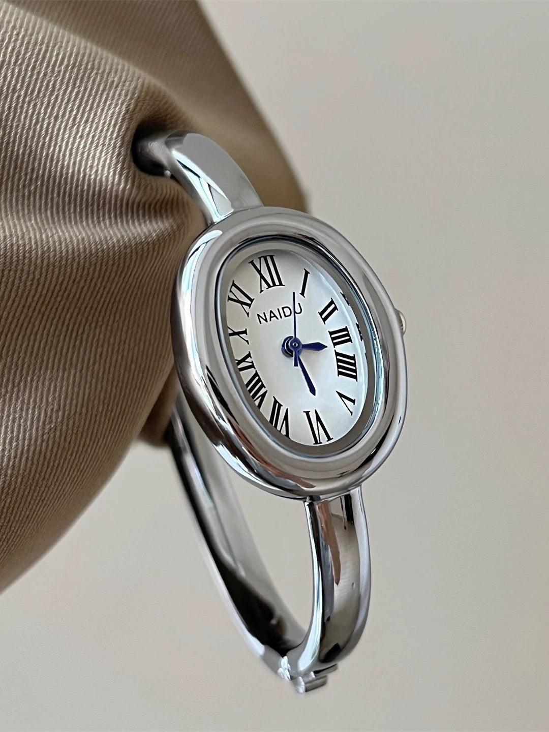 Zehra Elegant Bathtub Watch - Silver Band & White Dial (Bracelet Style) [CCO4HHGZ]