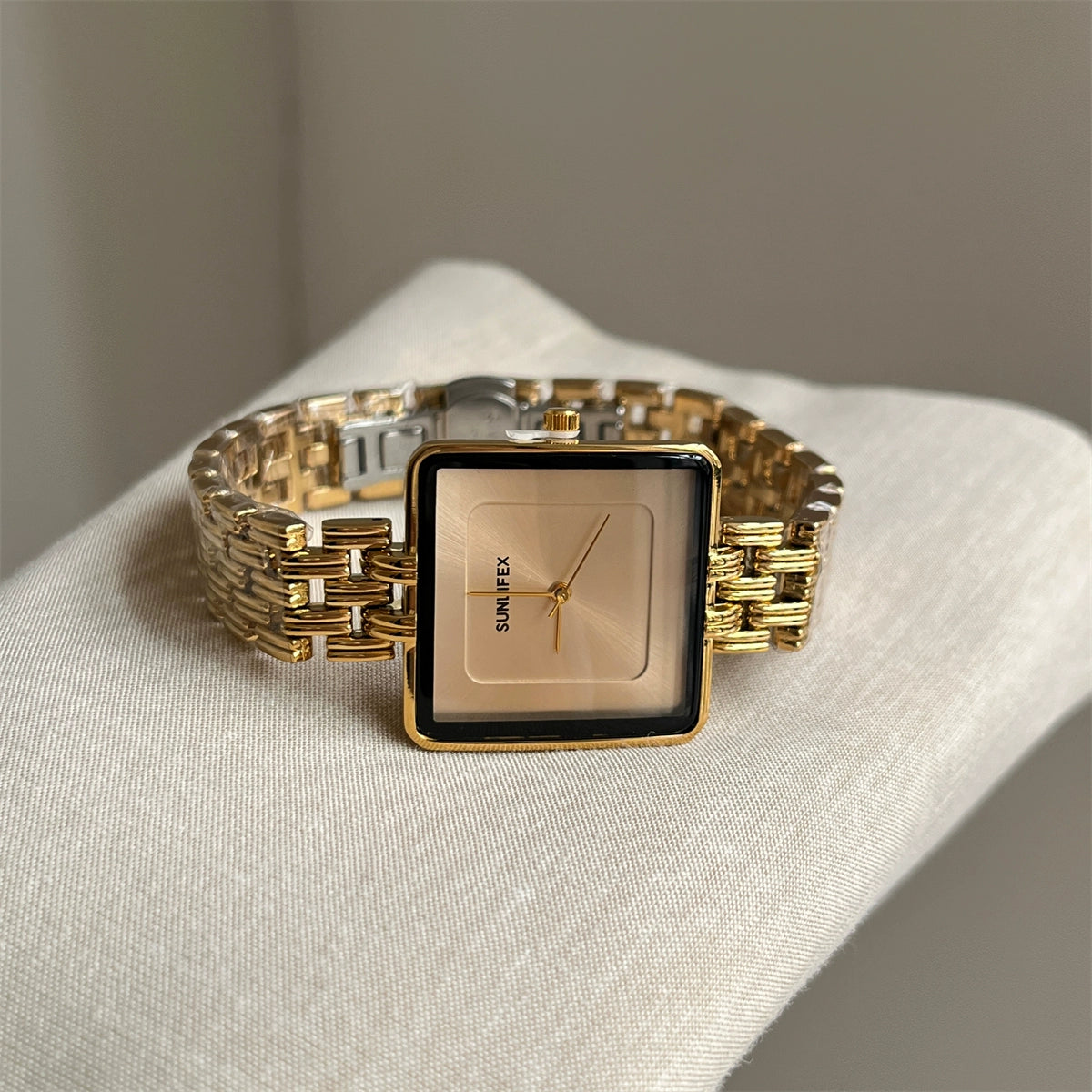 Cerenity Square Link Watch - Gold Band Apricot Face [6PW6F6EF]