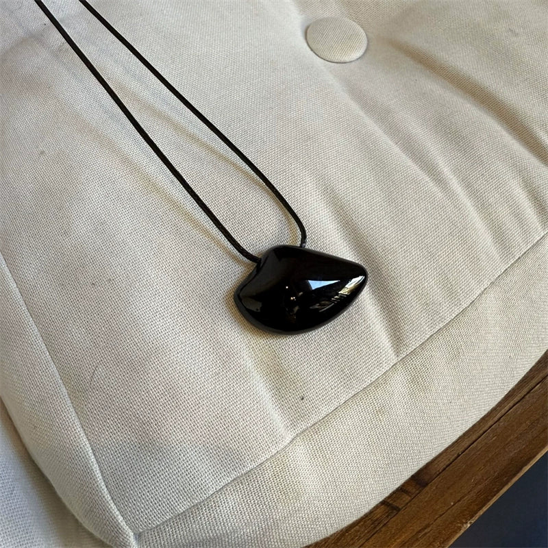 Nicolina Cloud Pendant Sweater Chain - Black [B5R5HBU4]