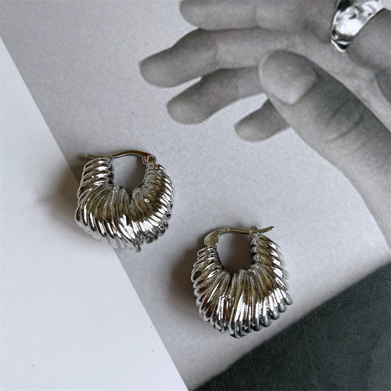 Jaliya Winding Horn Earrings - Silver Pair [LULC1K3I]
