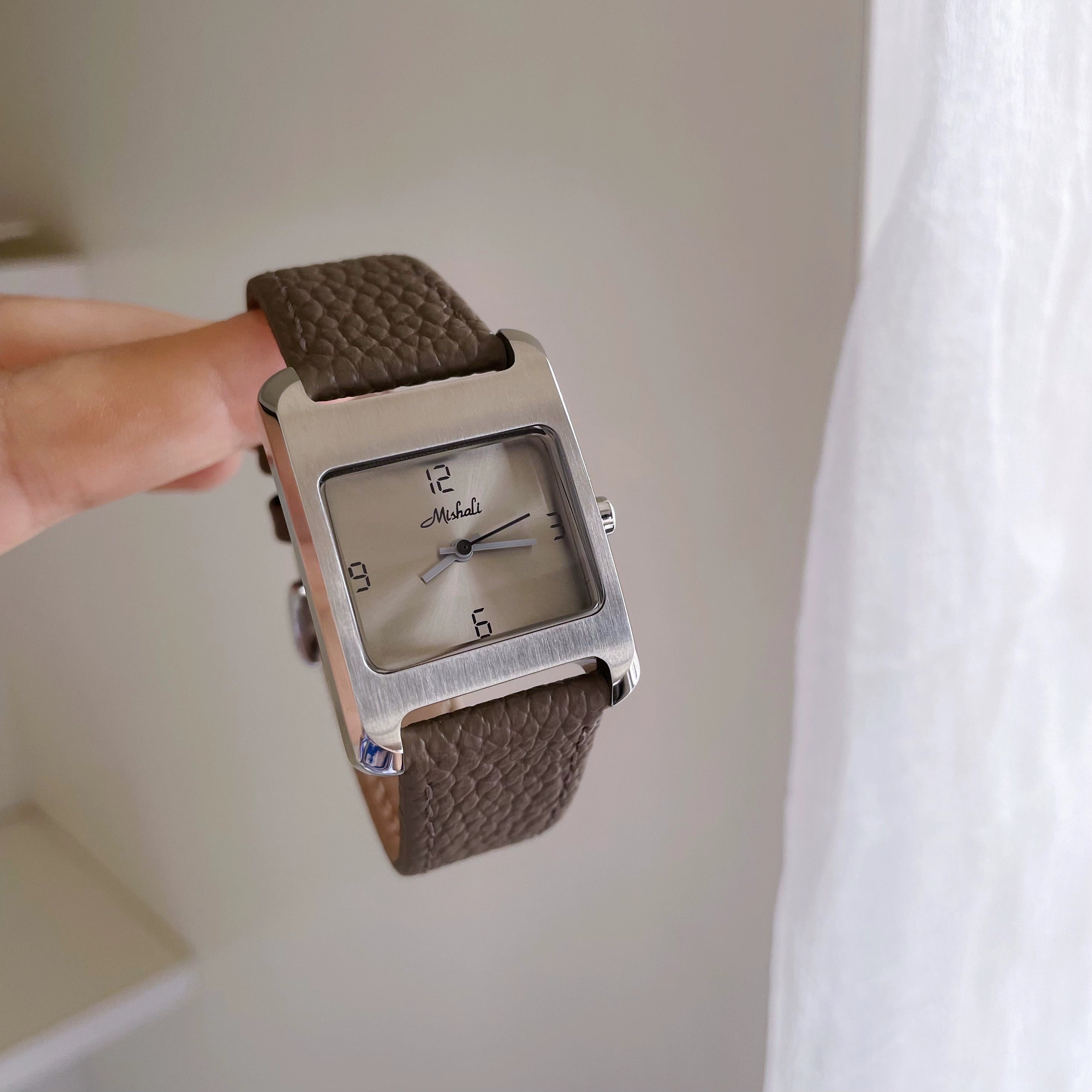 Kendyl Elegant Square Leather Watch - Glare Gray [W7J0PVVV]