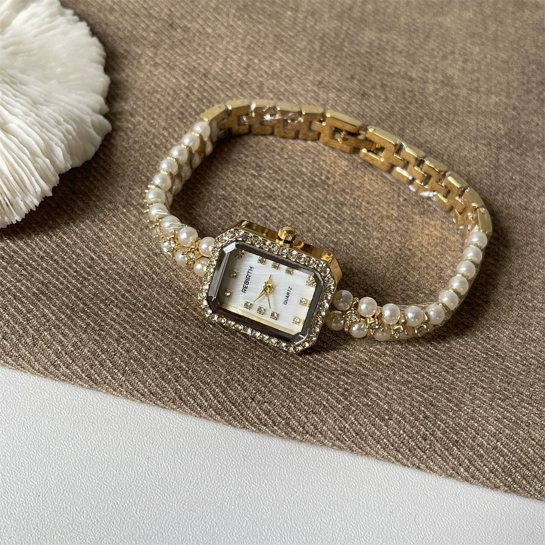 Helena Éclat Square Watch - Gold [PYW8P1BF]