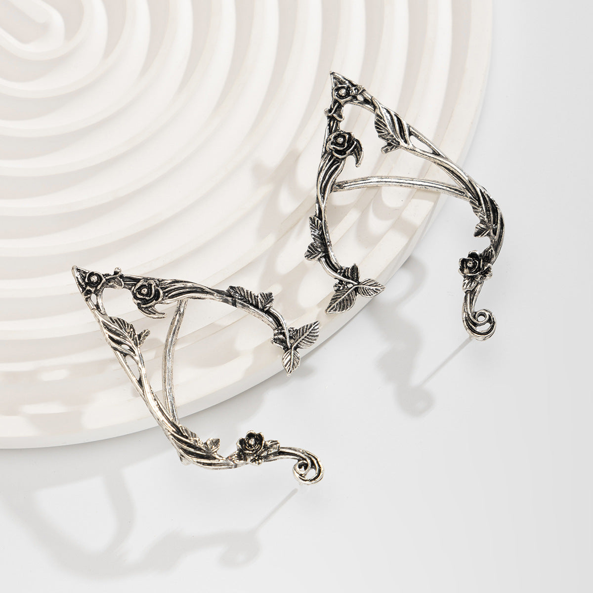 Zariyah Retro Contour Ear Clip - Antique Silver [9QS4EN60]