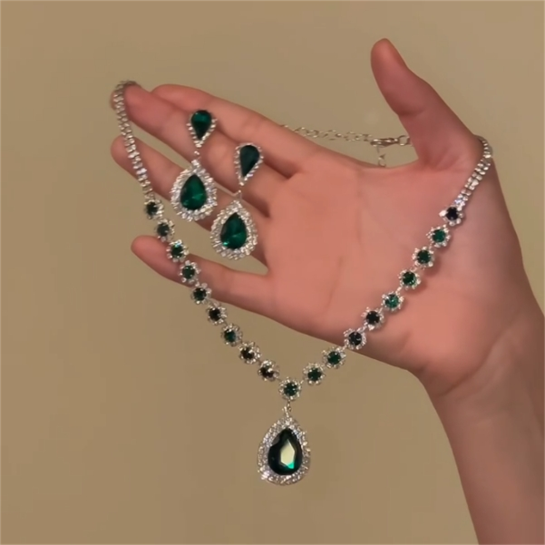 Joud Emerald Teardrop Set - Necklace + Earrings