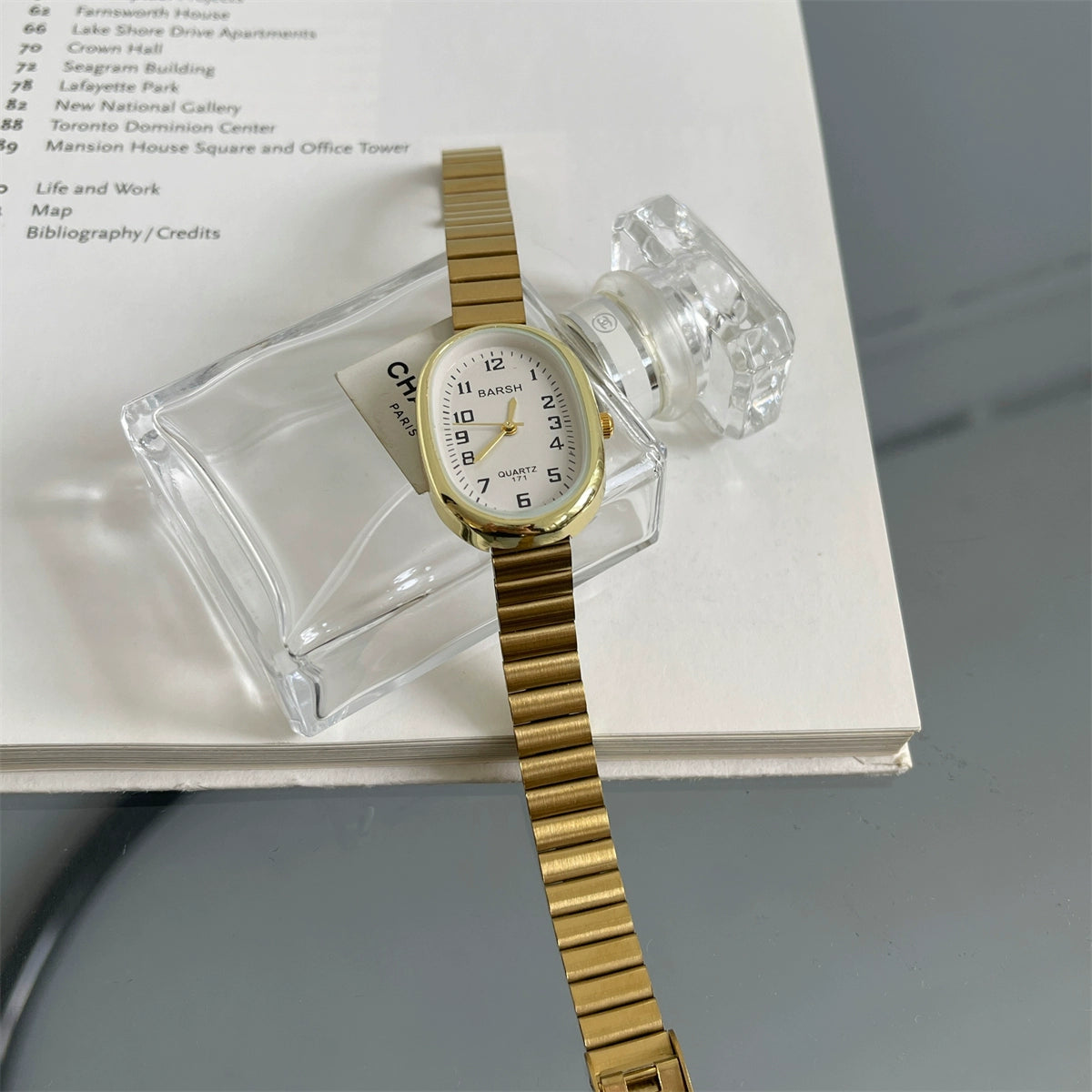 Harlan Retro Oval Watch - Gold Band, White Dial (Bamboo Link, Numerical) [W2XCOLP1]