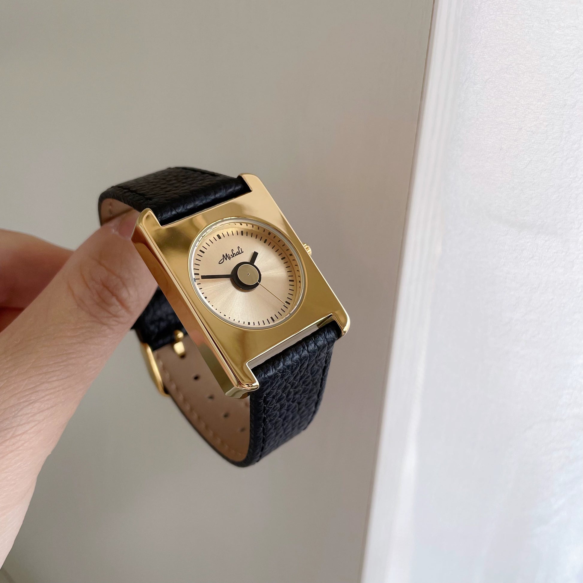 Dariyah Square Leather Watch - Black Gold [IO0UML24]