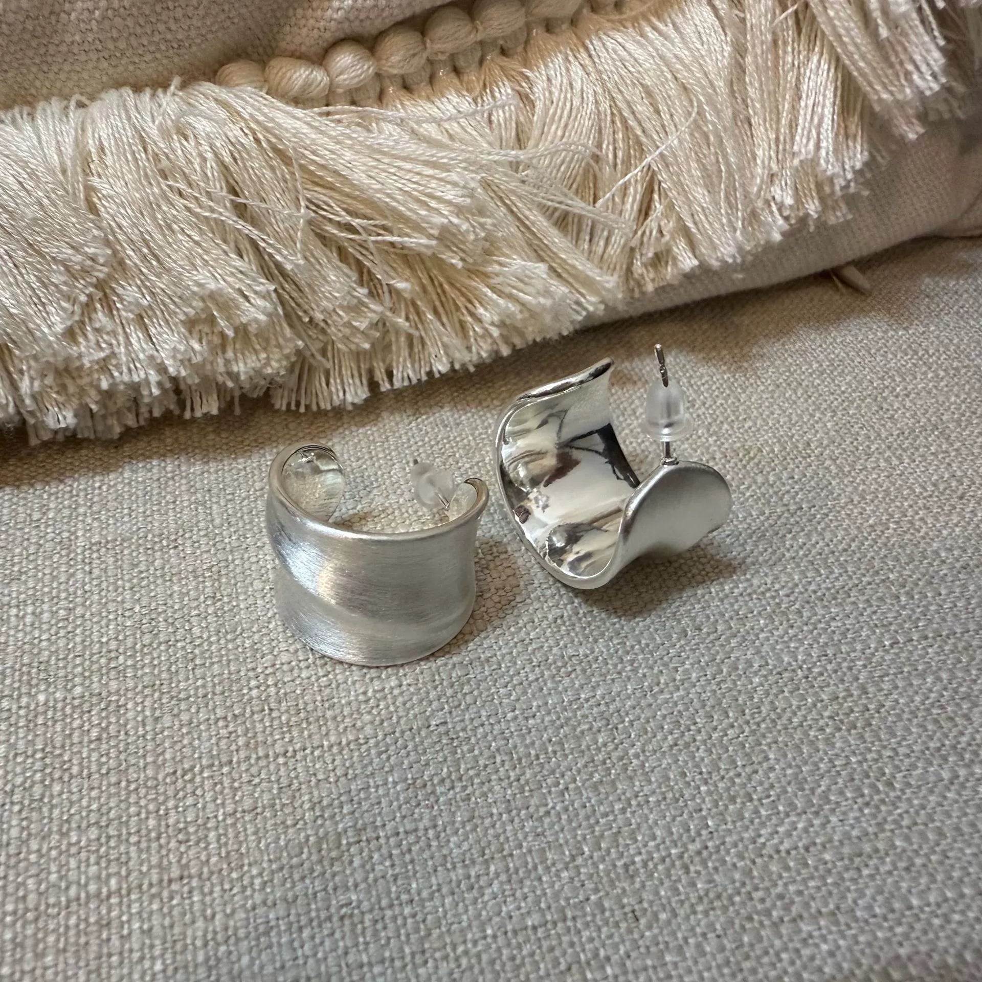Ayven Wide Brushed Jewelry - Wide Brushed Silver Hoop Earrings (925 Silver Post) [SGM0TNFT]