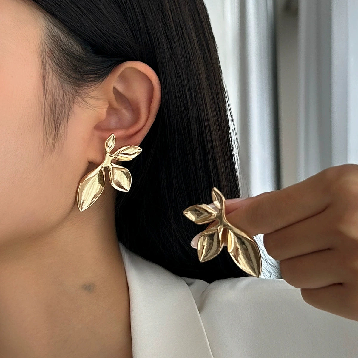 Tyra Sculptural Bow Petal Earrings - Style 08 Gold [K010AGXV]
