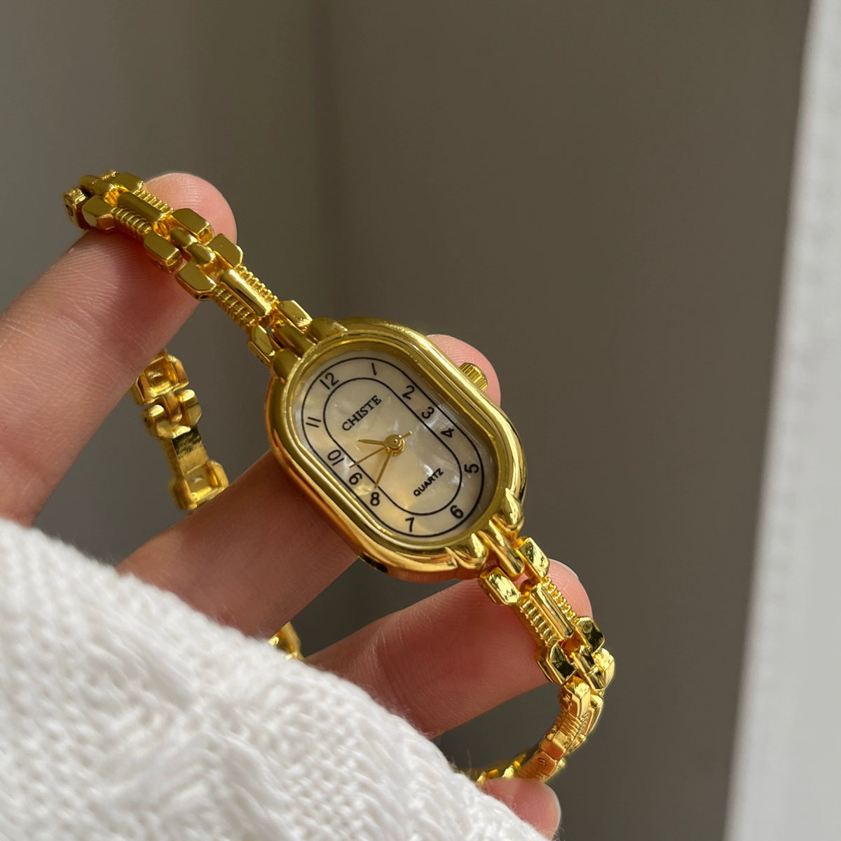 Anslee Mother-of-Pearl Bracelet Watch - Gold Band Gold Dial [JL4G37SU]