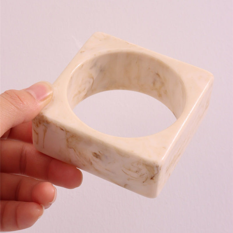 Ellasyn Sculptural Resin Cuff - G [CWKBDGTT]