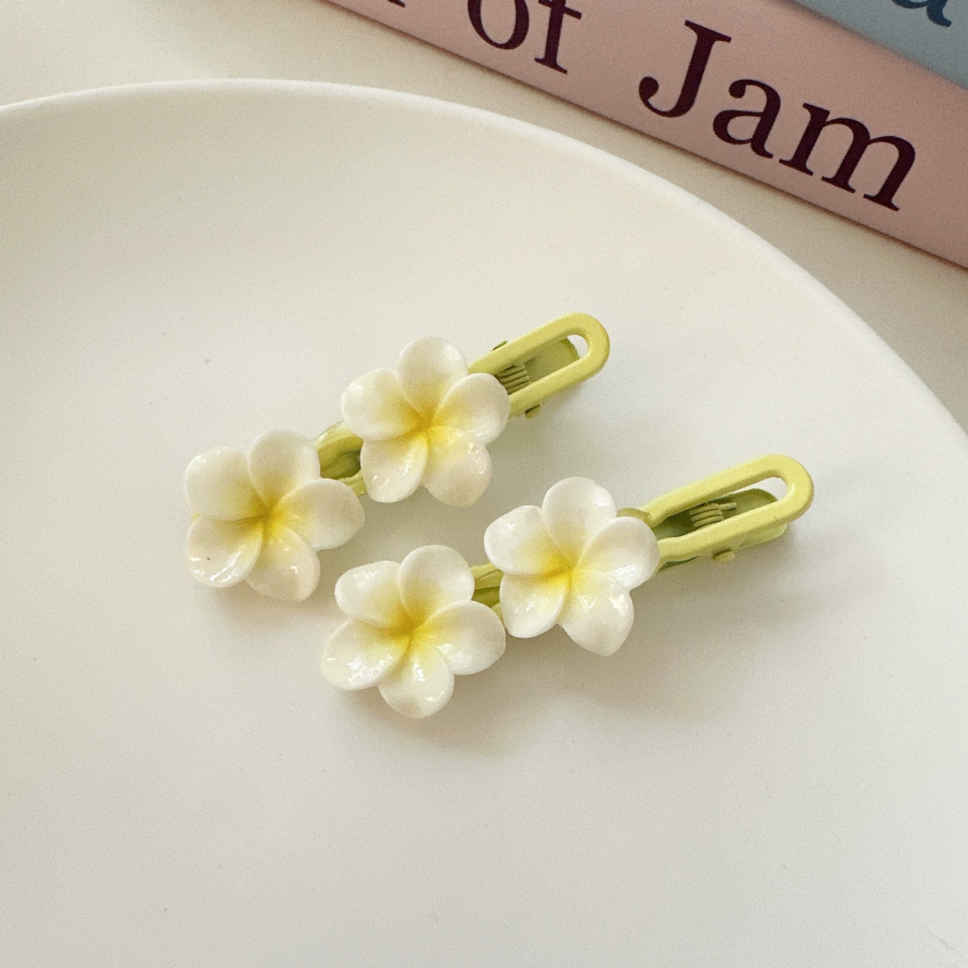 Nilah Plumeria Hair Accessories - Duckbill Clip (Pair) [8TKBPOC0]