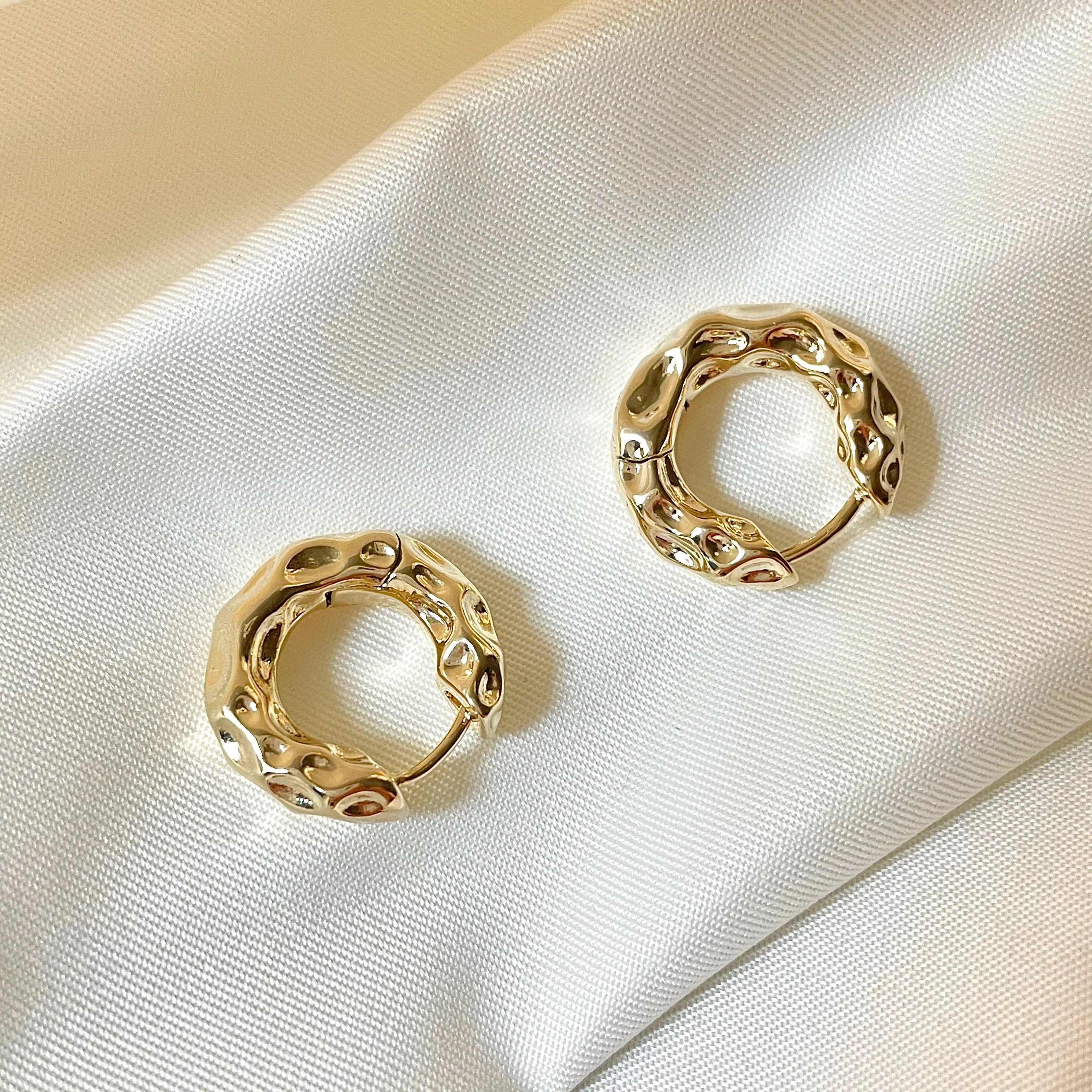 Mariska Textured Hoop Earrings - Textured Hoop (Gold)