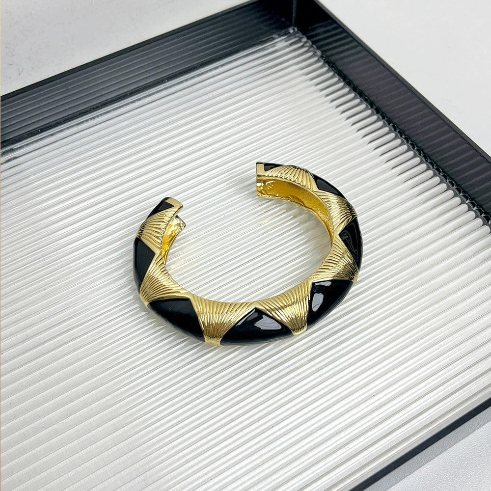 Antonella Enamel Cuff Bracelet - Black Gold Narrow Bracelet [ZK15MUVT]