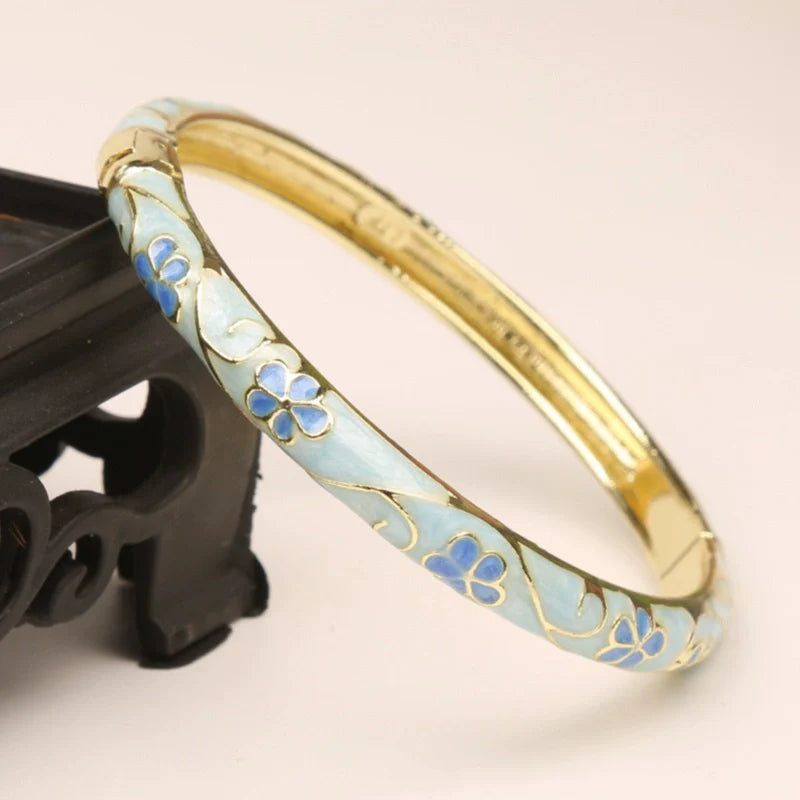 Lakelynn Delicate Floral Bangle - Sky Blue